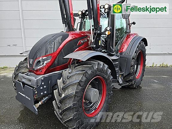 Valtra T235 Traktori