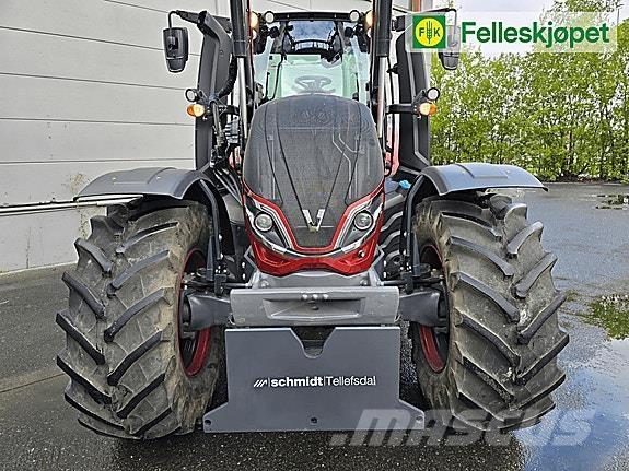 Valtra T235 Traktori