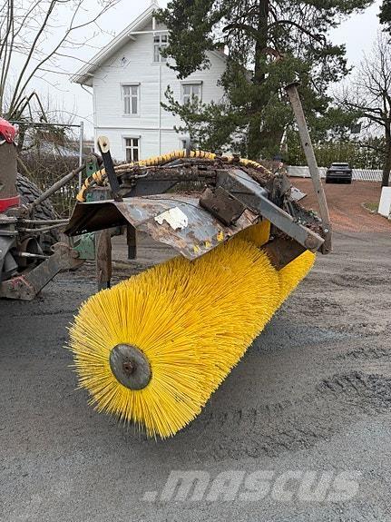   Ostale mašine za put i sneg