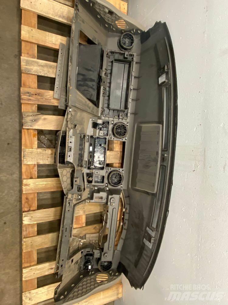 Ford F450 Ostale kargo komponente