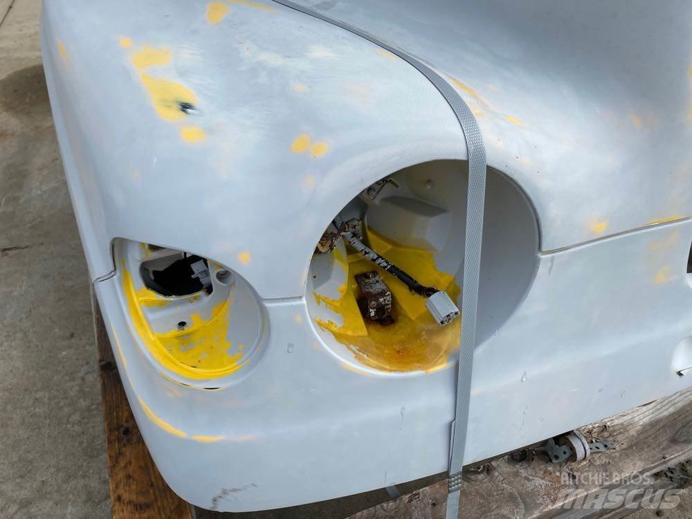 Ford L8501 Kabine i unutrašnjost