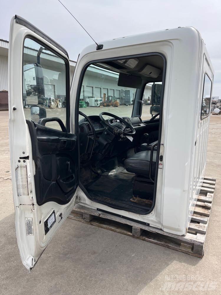 Hino 268 Kabine i unutrašnjost