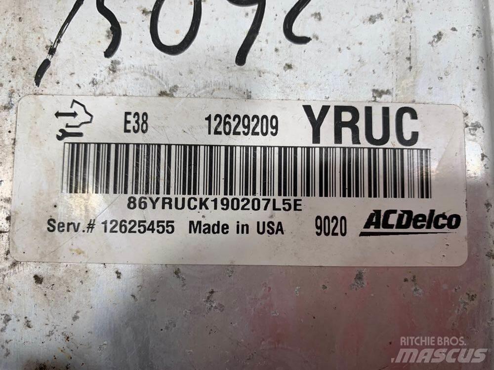 Isuzu NPR Kabine i unutrašnjost