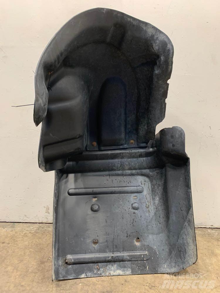 Mack CV713 Ostale kargo komponente