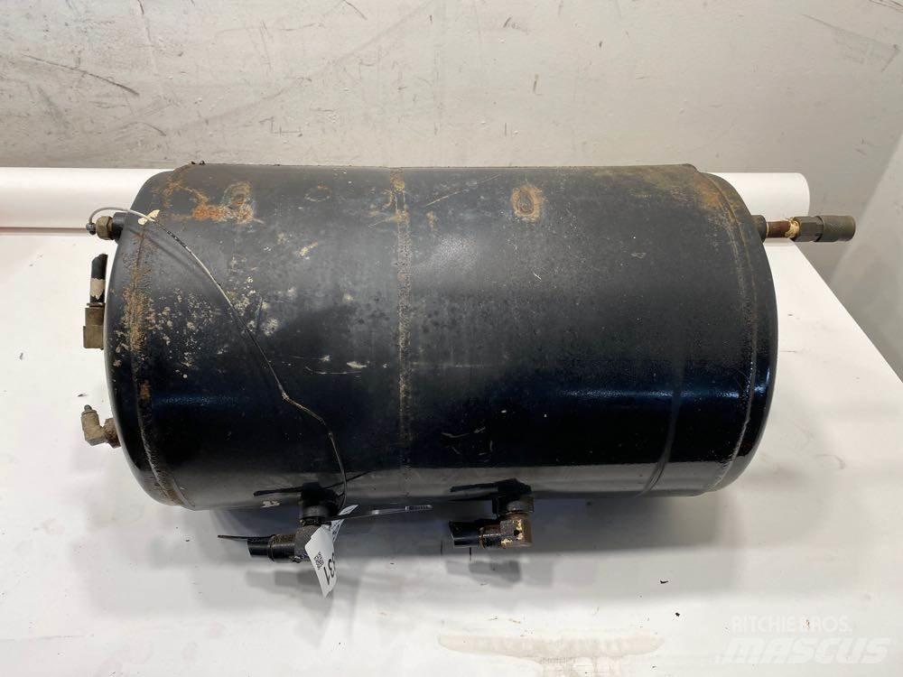 Mack CV713 Ostale kargo komponente