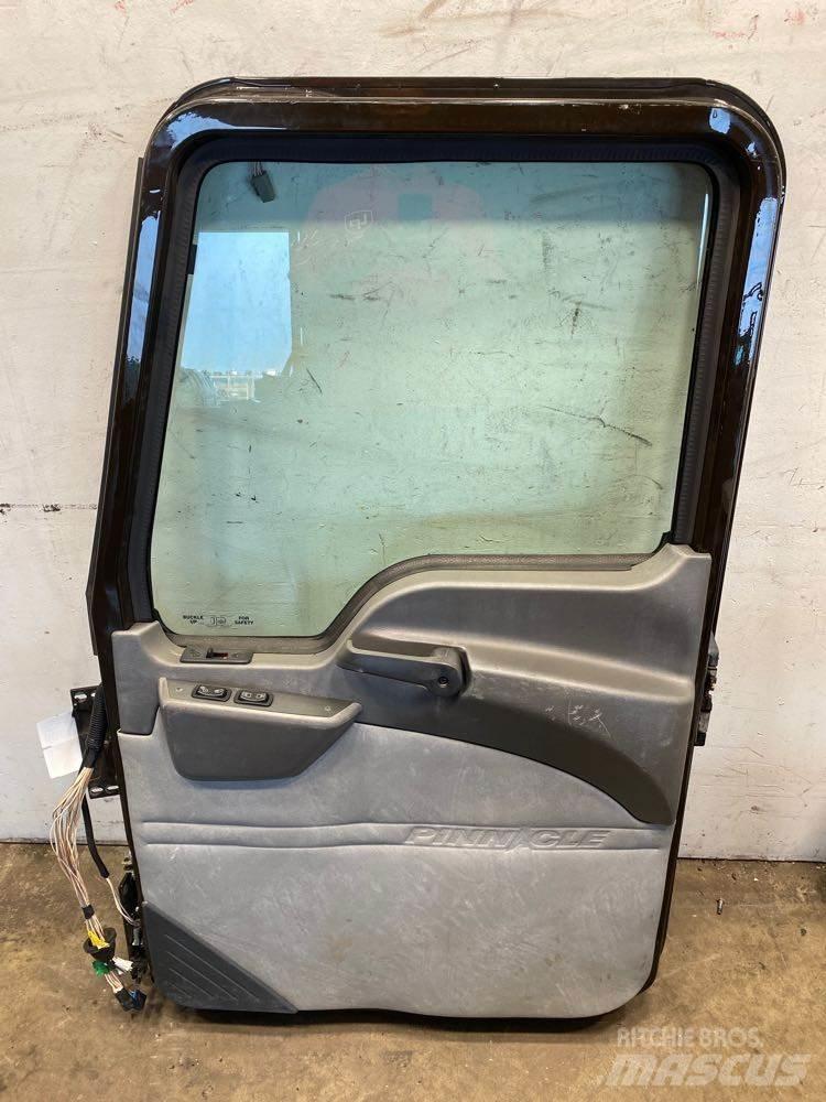Mack CXU Ostale kargo komponente