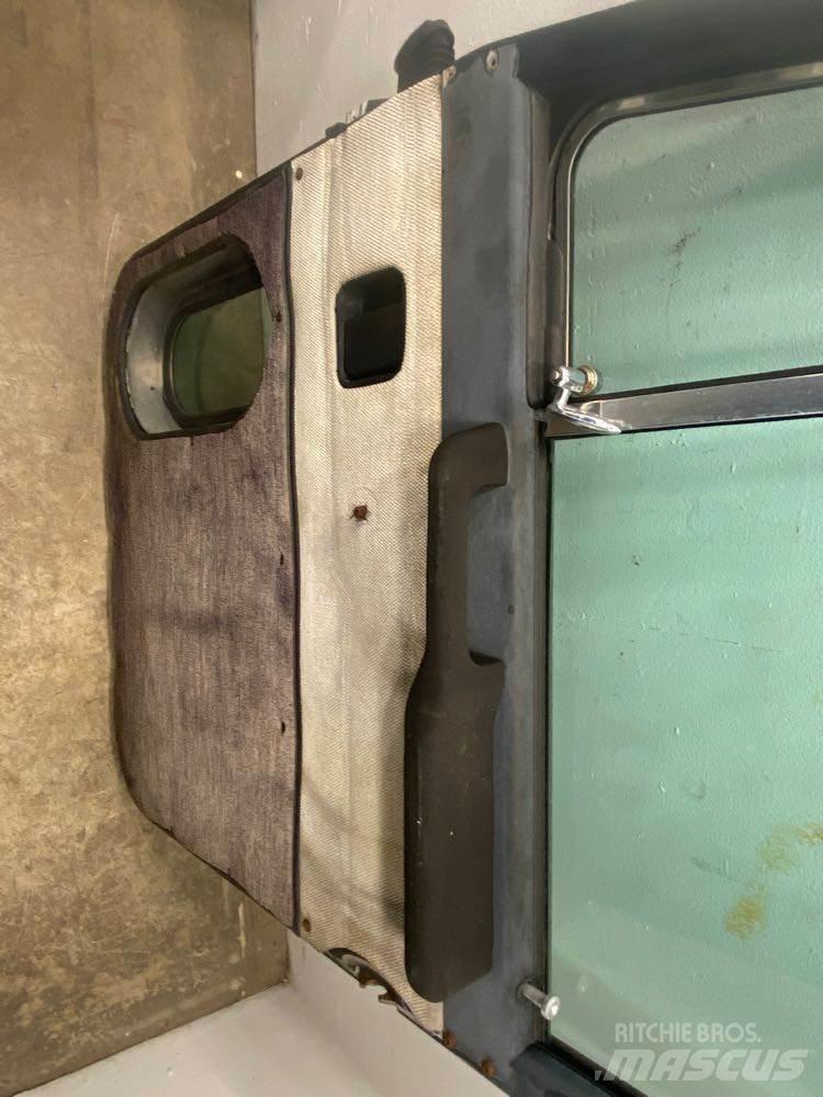 Peterbilt  Ostale kargo komponente