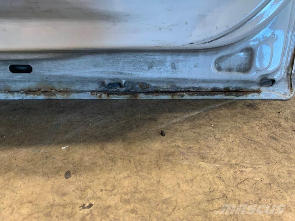Volvo VNL Ostale kargo komponente
