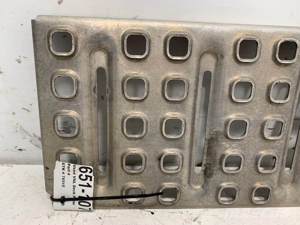 Volvo VNL Ostale kargo komponente