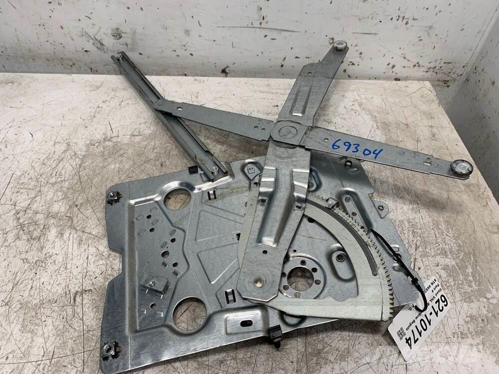 Volvo VNL Ostale kargo komponente