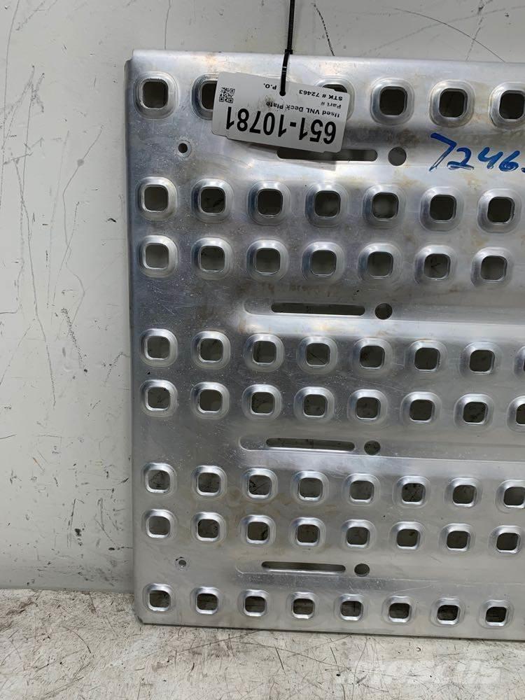 Volvo VNL Ostale kargo komponente