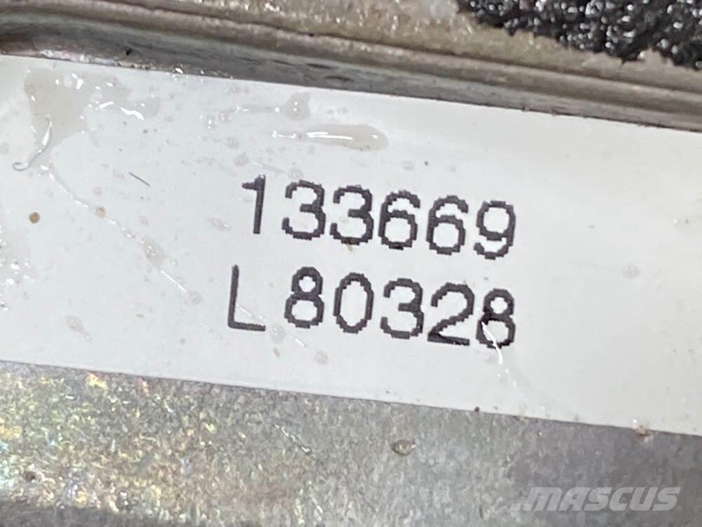 Volvo VNL Ostale kargo komponente