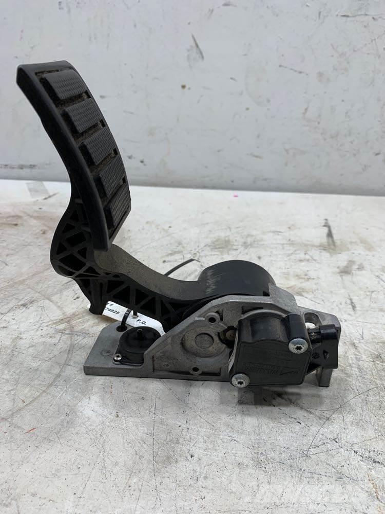 Volvo VNL Ostale kargo komponente