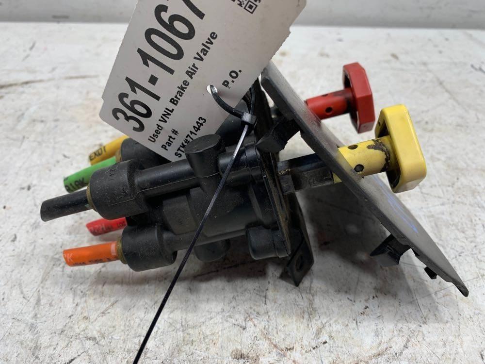 Volvo VNL Ostale kargo komponente