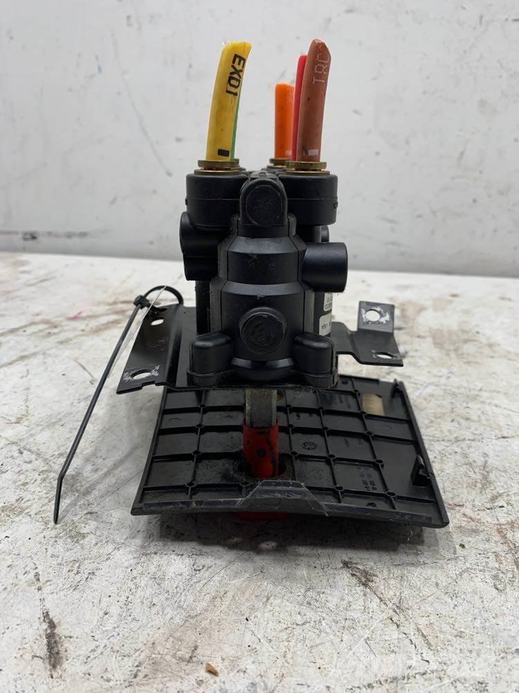 Volvo VNL Ostale kargo komponente