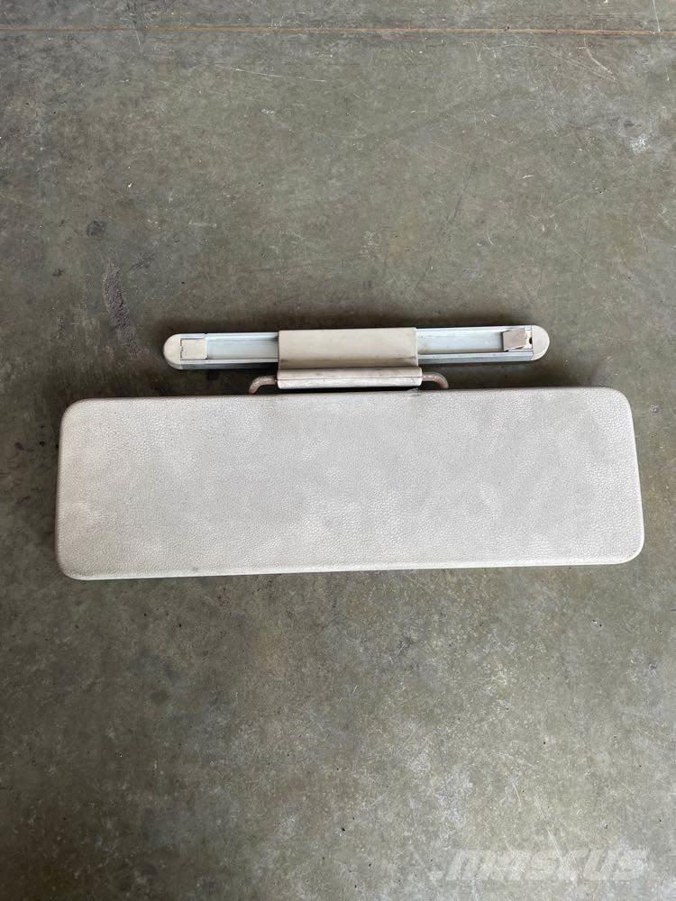 Volvo VNL Ostale kargo komponente