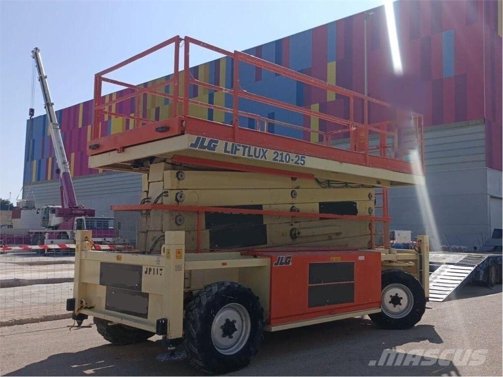 JLG 210-25 Makazaste platforme