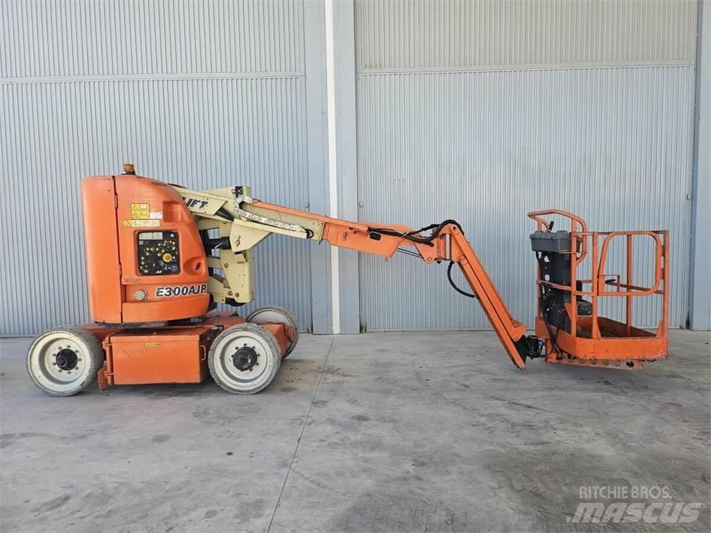 JLG E300AJP Zglobne podizne platforme