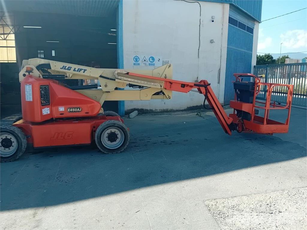JLG E450AJ Zglobne podizne platforme