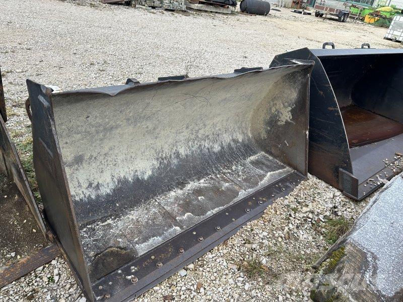 CAT 906H Utovarivači na točkove