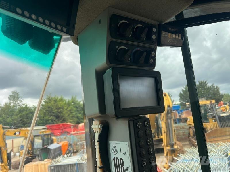 CAT 972M Utovarivači na točkove