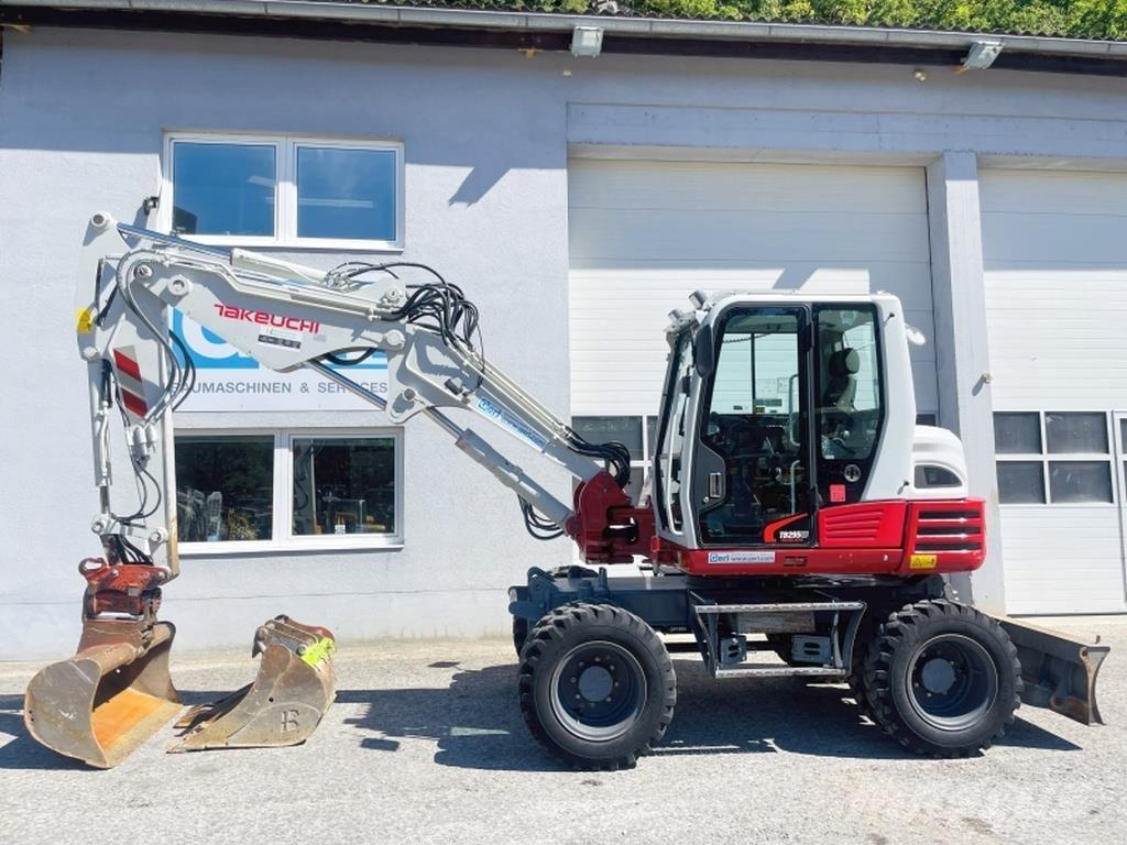 Takeuchi TB295W Bageri točkaši