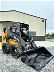 John Deere 318G Skid steer mini utovarivači