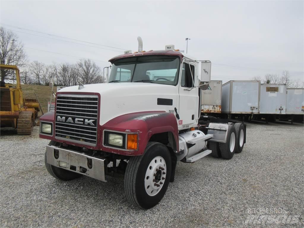 Mack CHN613 Tegljači