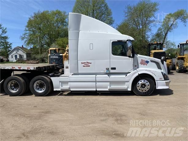 Volvo VNL64T670 Tegljači