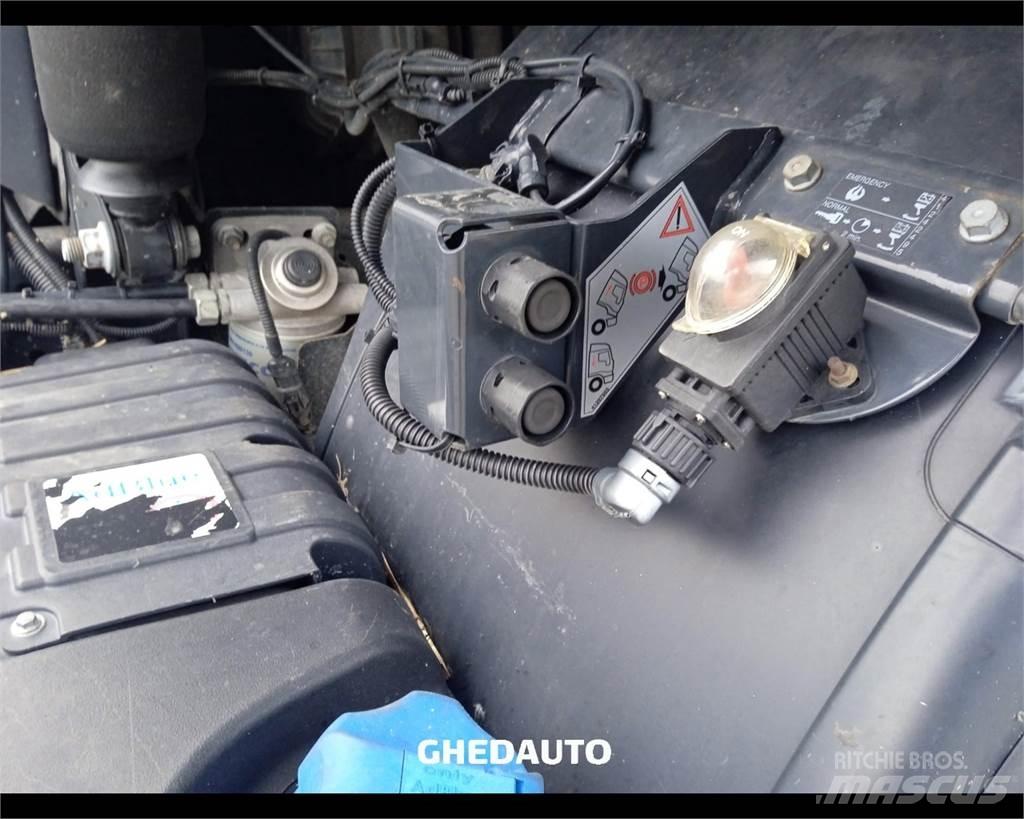 Iveco AS440S48 Sanduk kamioni
