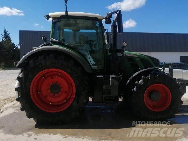 Fendt 718 VARIO Traktori