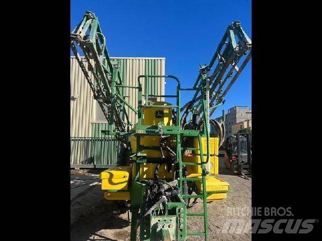 John Deere 824 SE Vučene prskalice