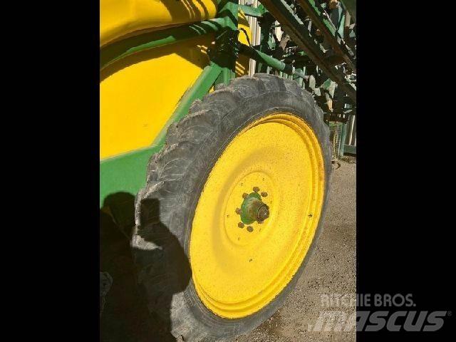 John Deere 824 SE Vučene prskalice