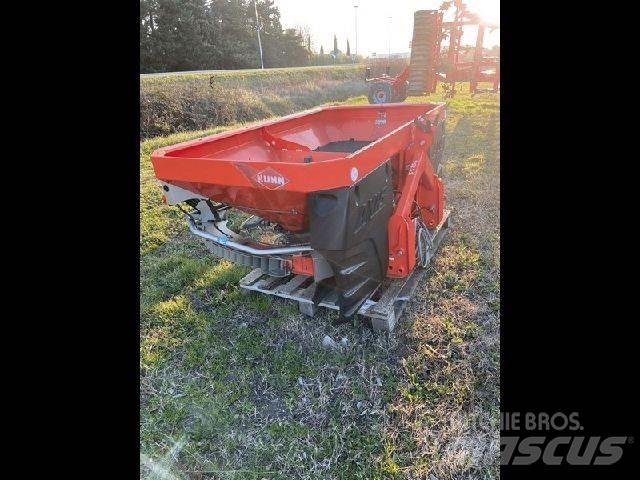 Kuhn AXIS 20.1W Rasturači mineralnog đubriva