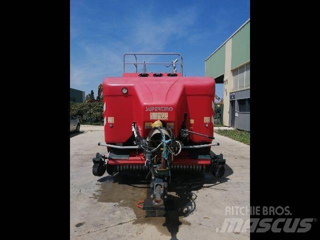 Supertino 712R Prese/balirke za četvrtaste bale