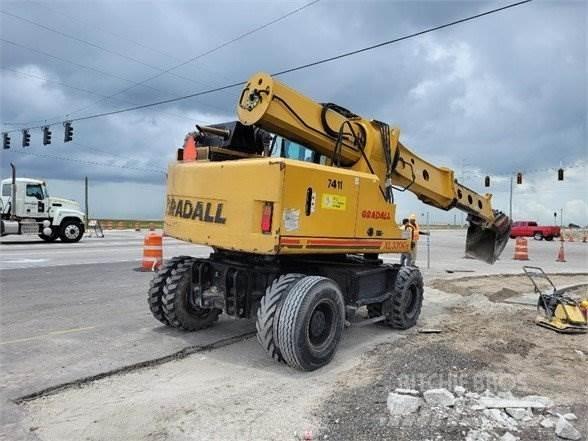Gradall XL3300 V Bageri točkaši