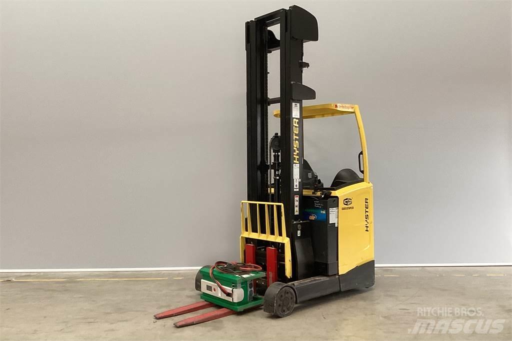 Hyster R1.4 Viljuškari sa pomičnim stupom