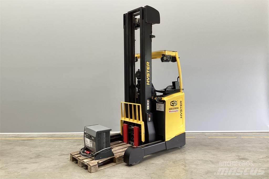 Hyster R1.4 Viljuškari sa pomičnim stupom