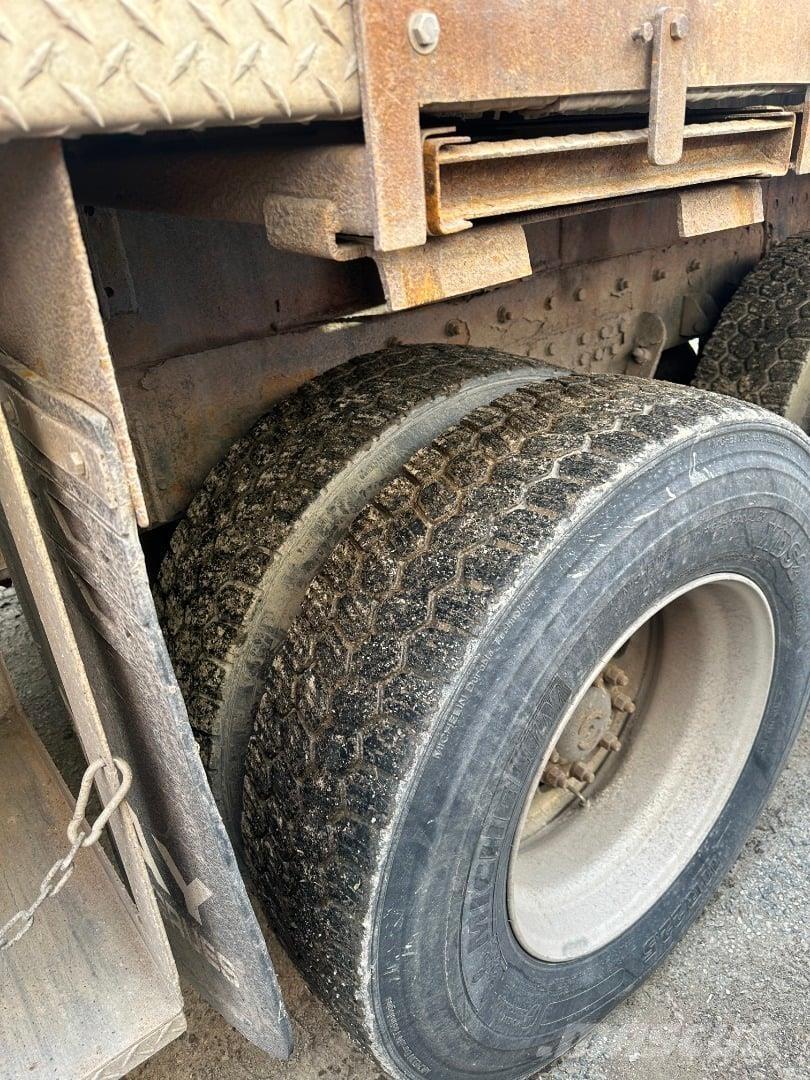 National 1500 Kamioni sa kranom