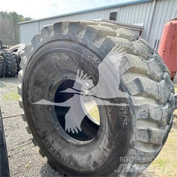 BKT 875/65R29 Gume, točkovi i felne