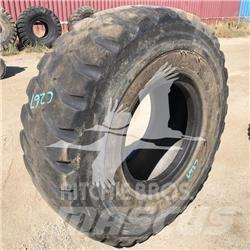 Titan 20.5R25 Gume, točkovi i felne