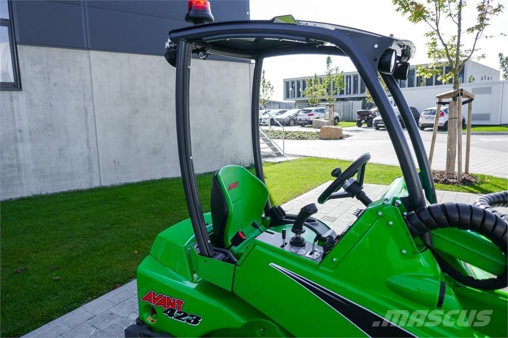 Avant M 423 Mini bageri < 7t