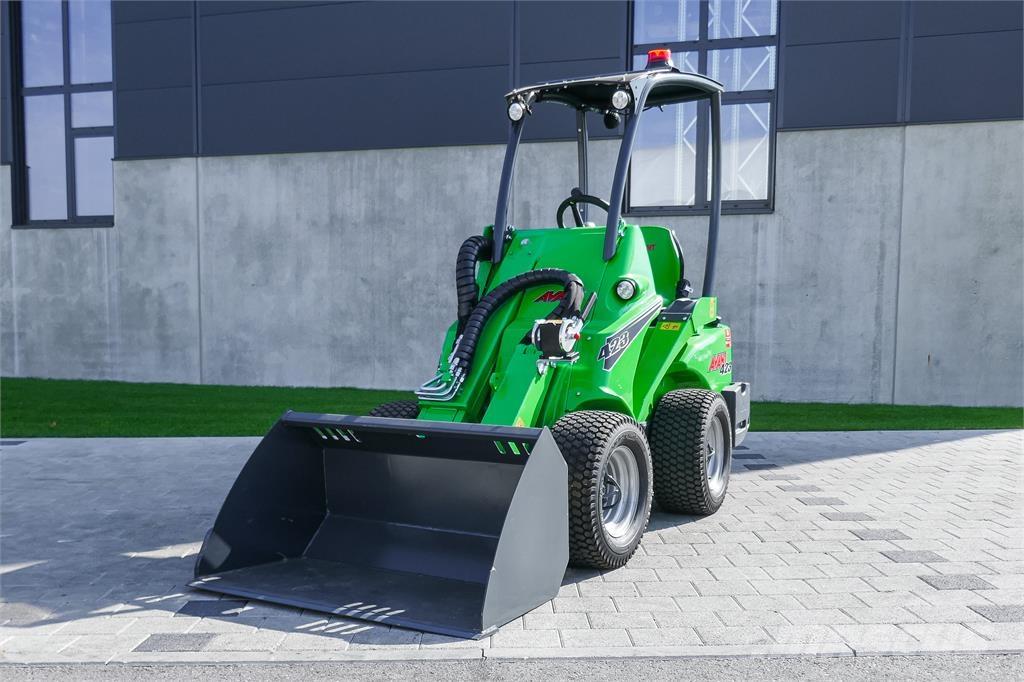 Avant M 423 Mini bageri < 7t
