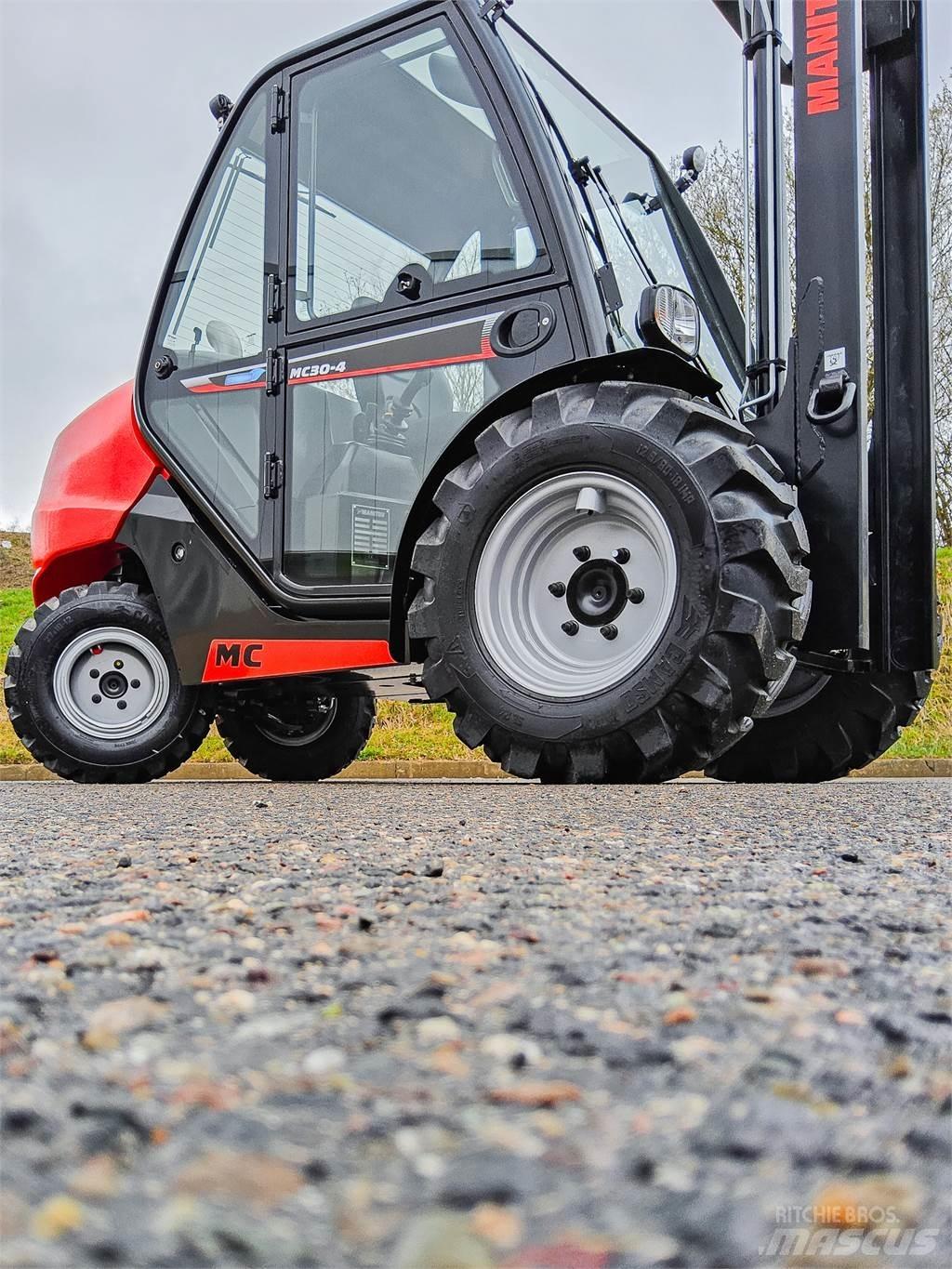 Manitou MC 30-4 Vanterenski viljuškar