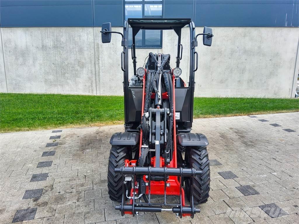 Manitou MLA 2-25H Mini bageri < 7t