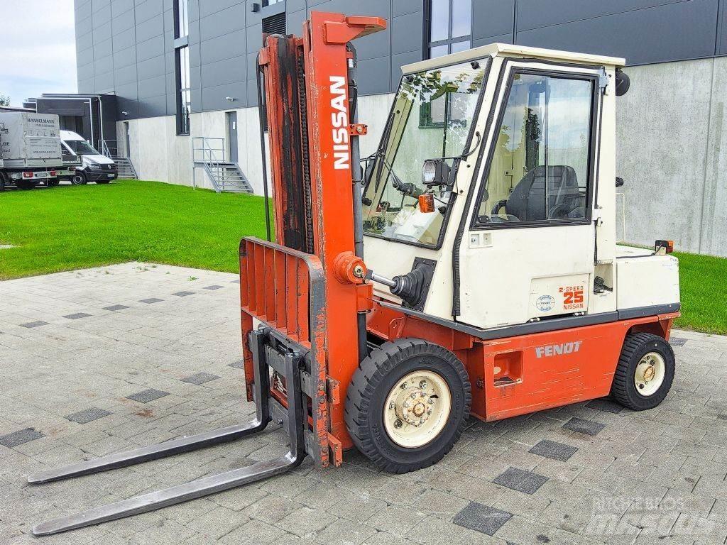 Nissan EH02F25U Dizelski viljuškari