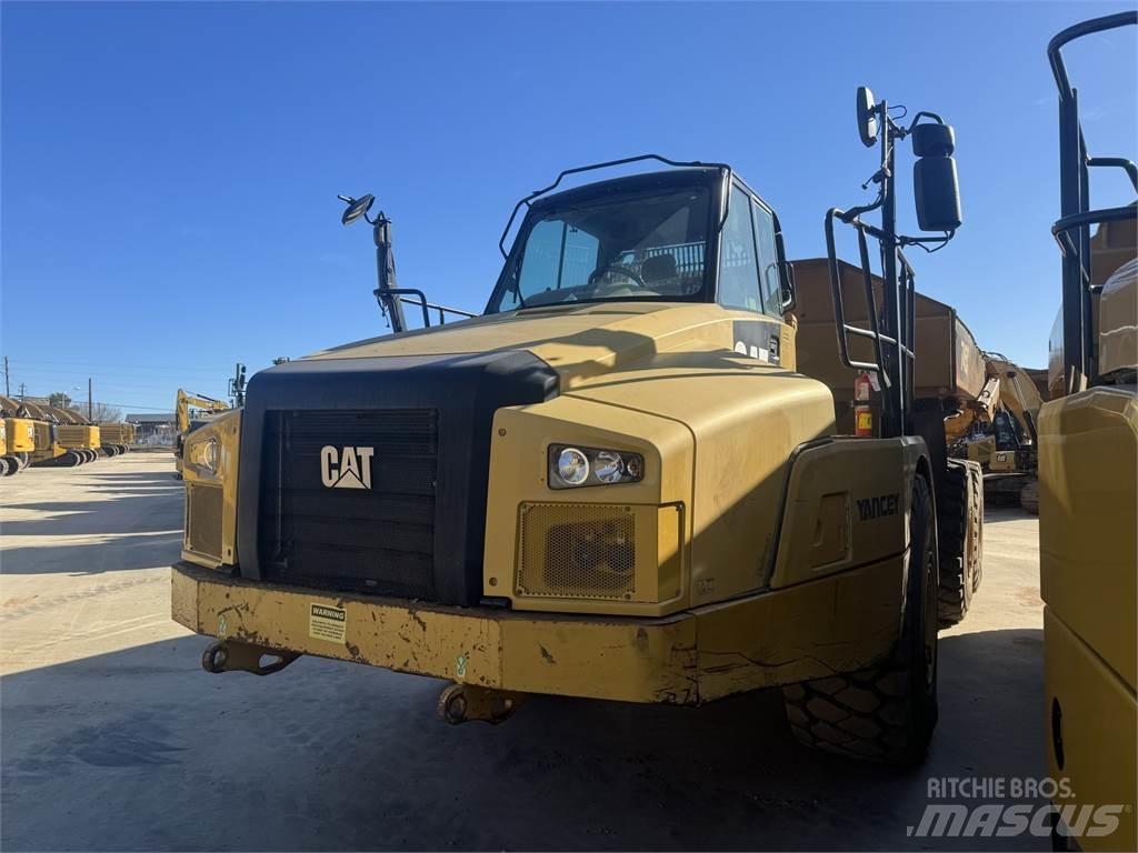 CAT 745 Zglobni damperi