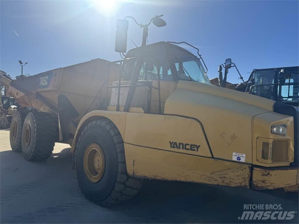 CAT 745 Zglobni damperi