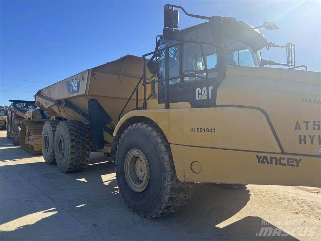 CAT 745 Zglobni damperi