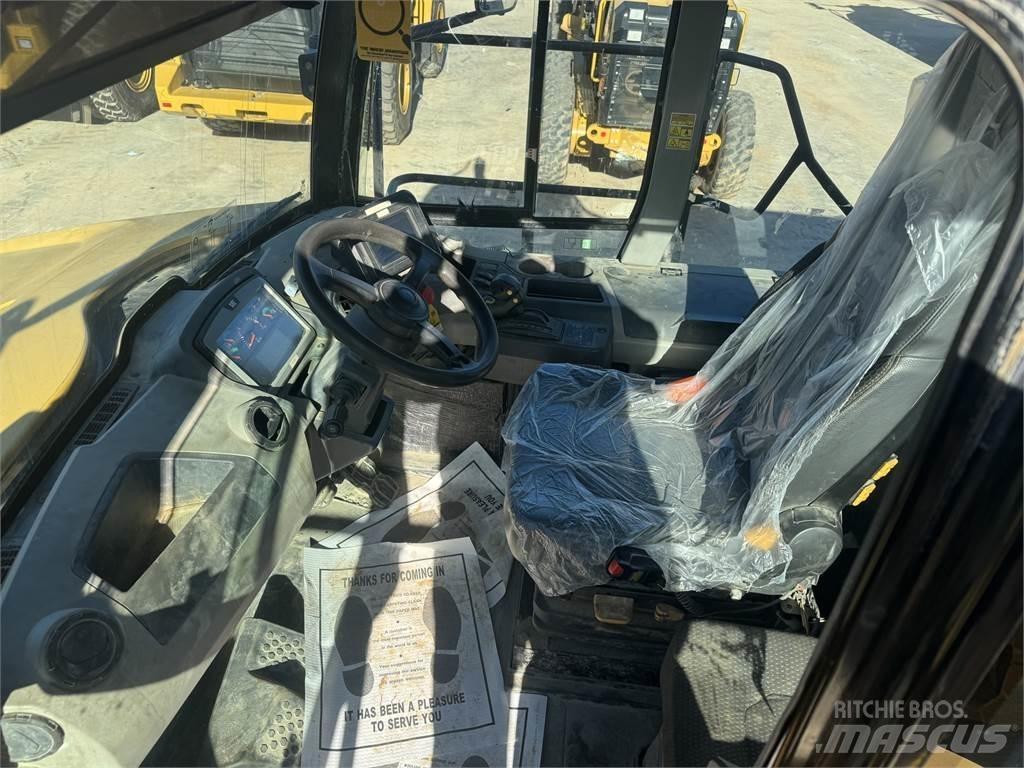 CAT 745 Zglobni damperi